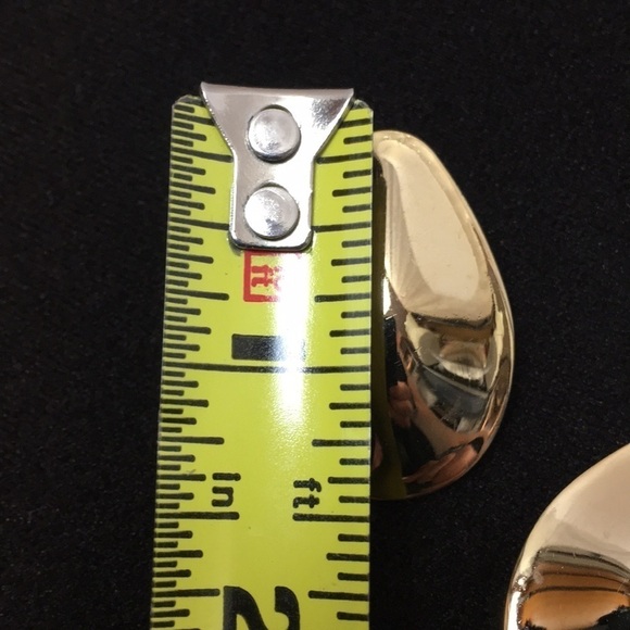 Gold tone Metal Teardrop Statement Necklace Set - Picture 5 of 7